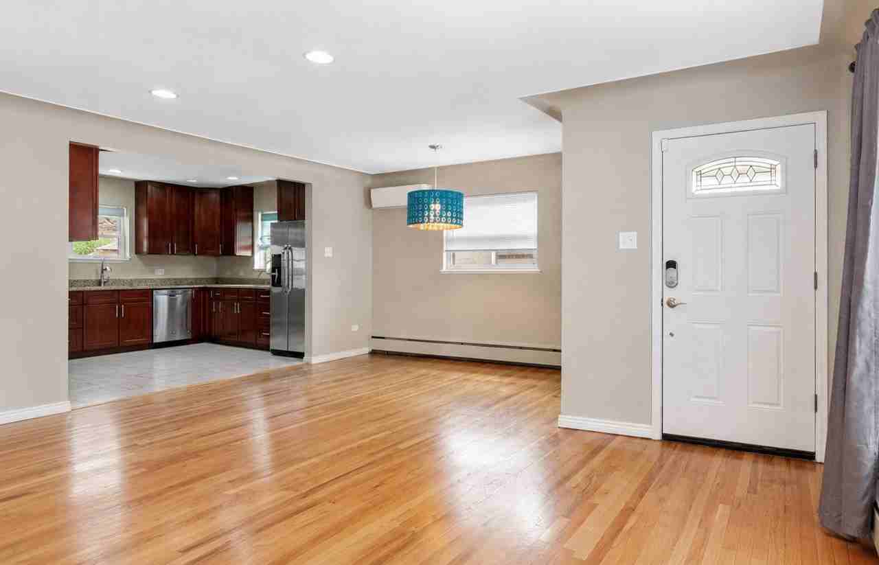 3266 Holly St Main House - Photo 6 of 18