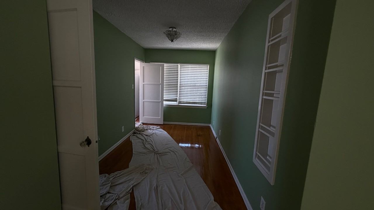 1942 S Rimpau Blvd #1942-1-2 - Photo 5 of 9