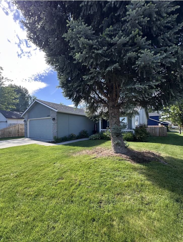 11051 W Capella St - Photo 2 of 20