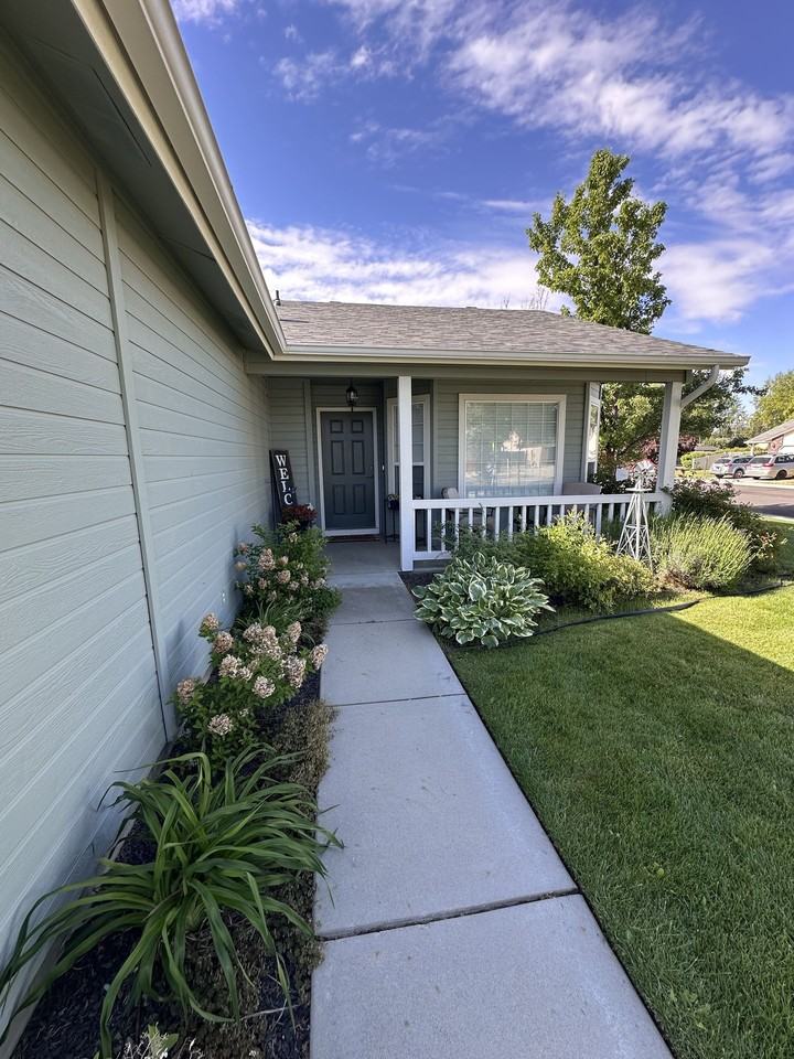 11051 W Capella St - Photo 3 of 20