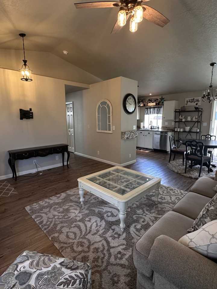 11051 W Capella St - Photo 5 of 20
