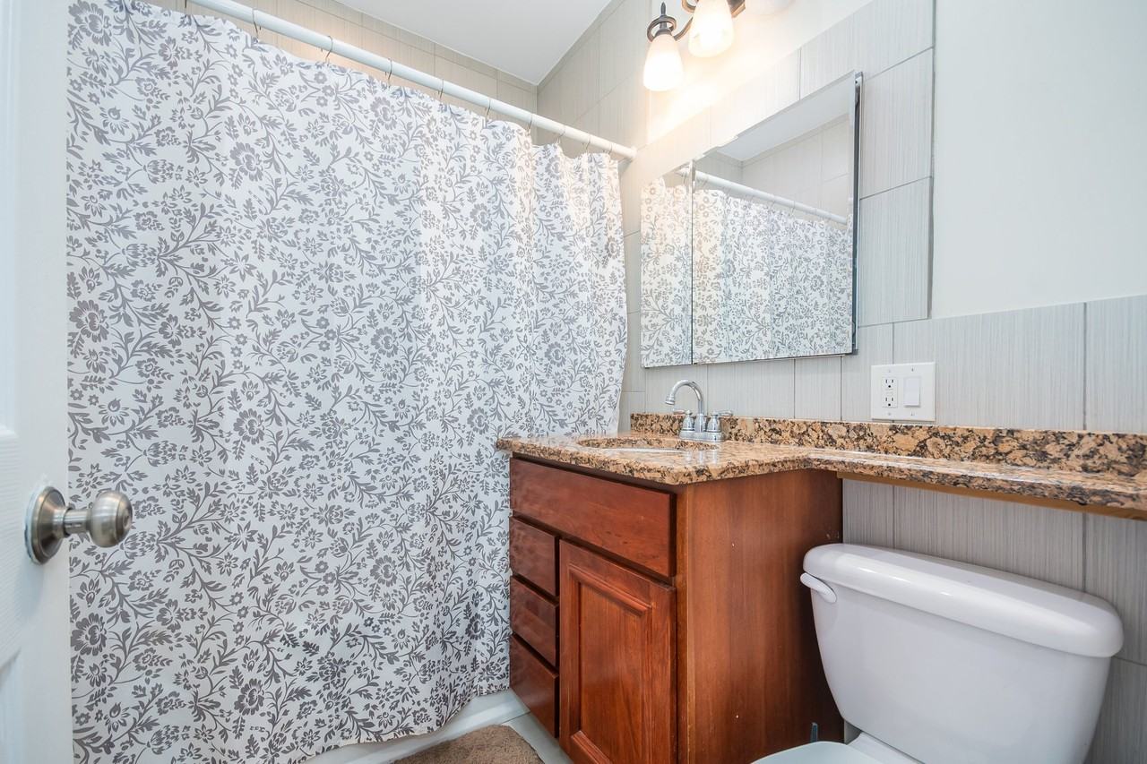 5614 W Melrose St #2 - Photo 4 of 23
