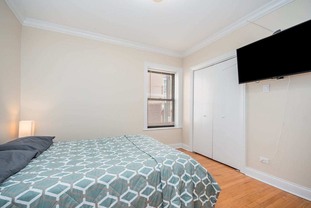 5614 W Melrose St #2 - Photo 6 of 23