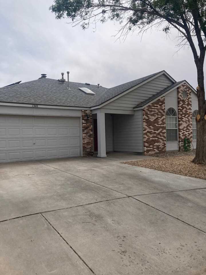 1340 Bellflower Dr Ne - Photo 5 of 14