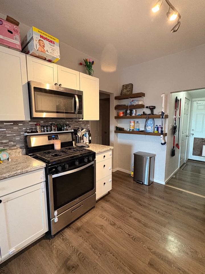1101 Crystal Pl - Photo 6 of 20