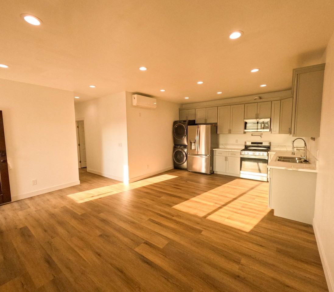 4904 Coke Ave #2 - Photo 5 of 13