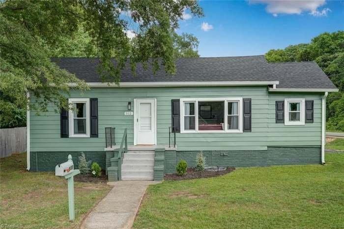 512 Glovenia St - Photo 2 of 19