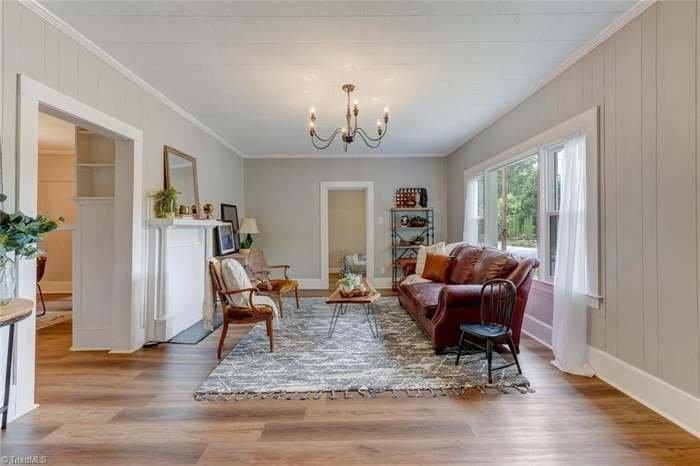 512 Glovenia St - Photo 5 of 19