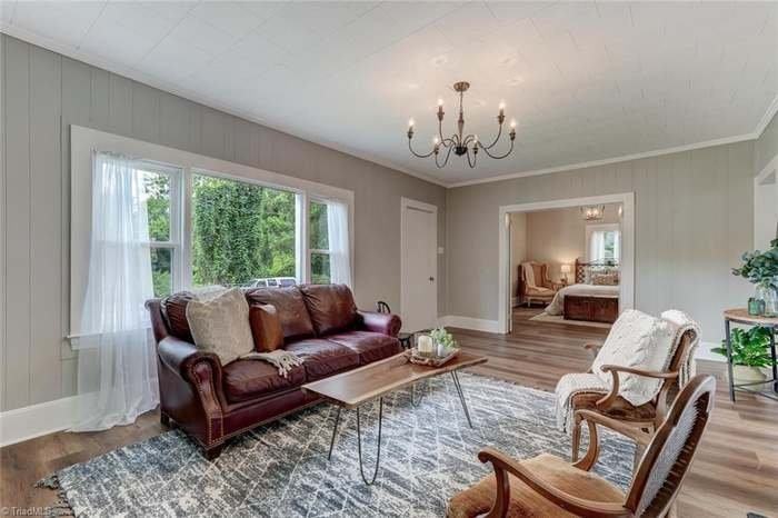 512 Glovenia St - Photo 7 of 19