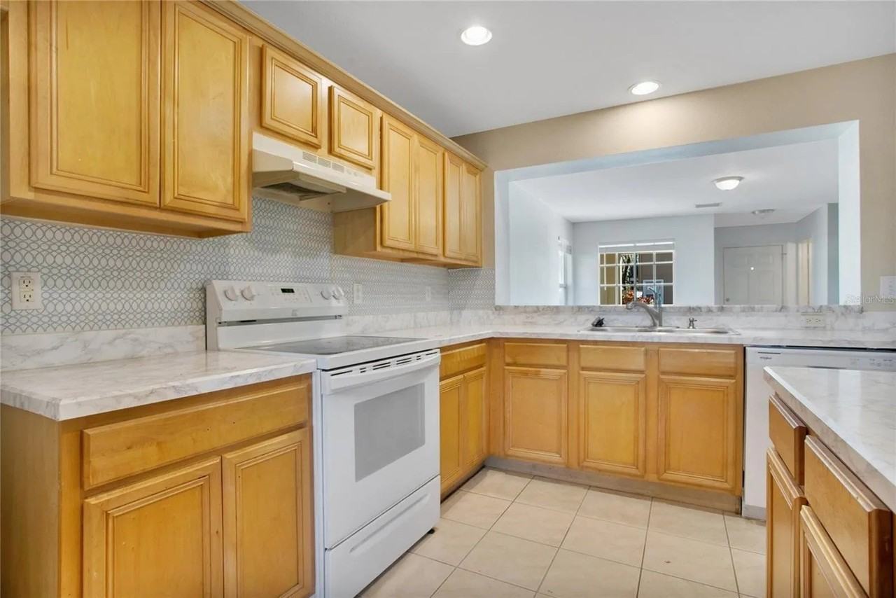 2533 Harn Blvd #4 - Photo 6 of 26