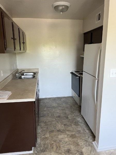 4608 Albert Ct #201 - Photo 6 of 8