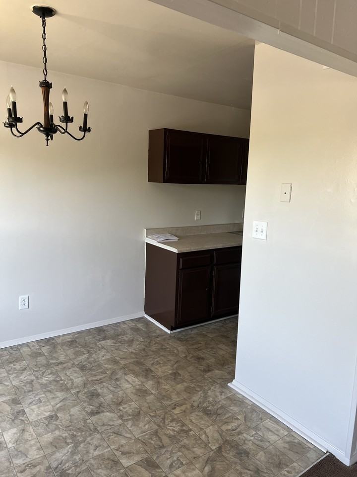 4608 Albert Ct #201 - Photo 7 of 8