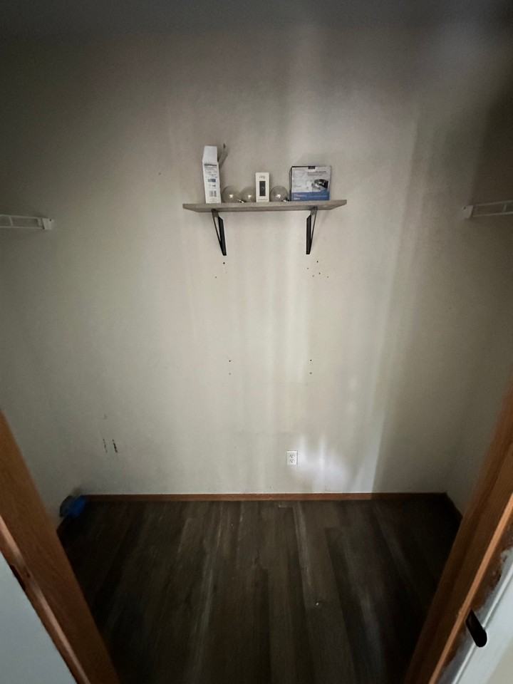 241 W Wilson St - Photo 5 of 20