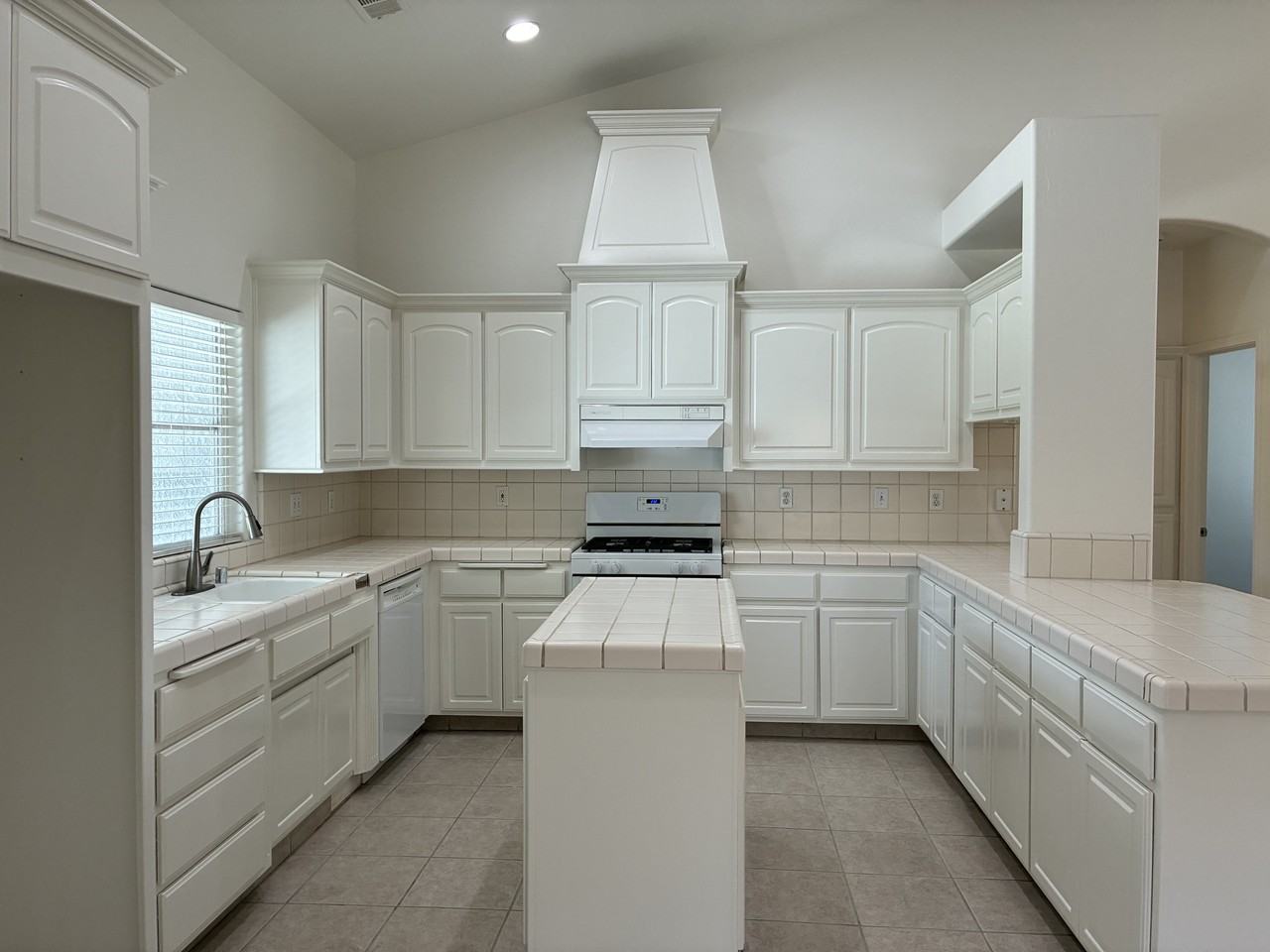 3919 S Sallee Ct #NA - Photo 6 of 18