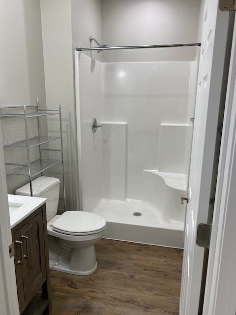 122 W 8th St #7