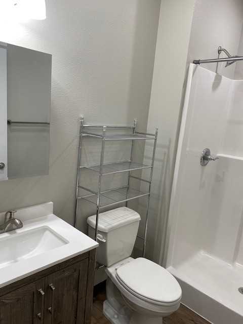 122 W 8th St #7 - Photo 3 of 8
