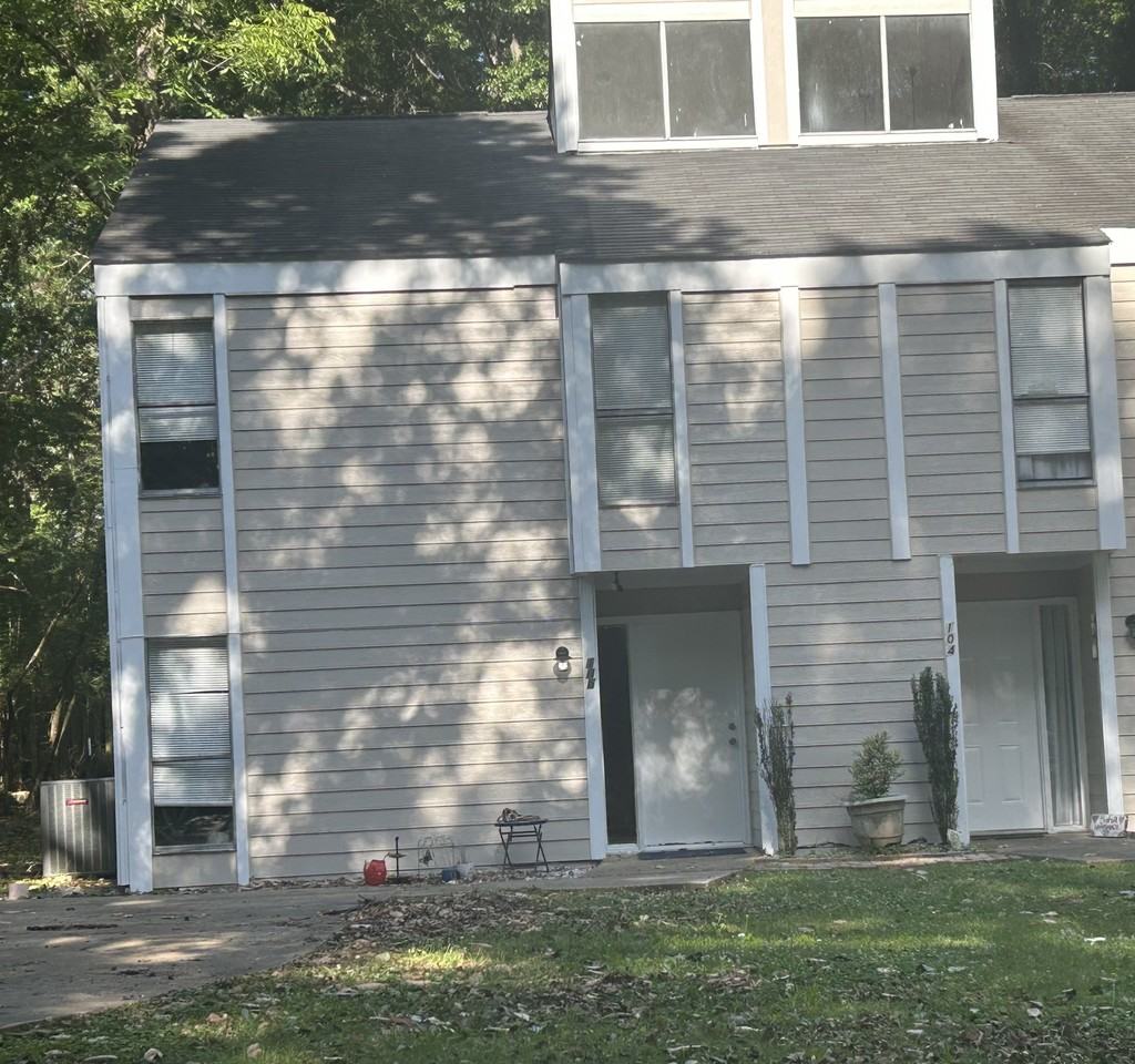 106 Oak St #106 - Photo 2 of 10