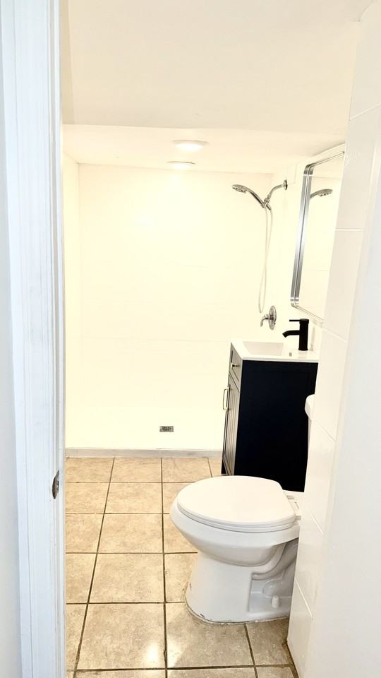 1628 Dyre St #1 - Photo 4 of 9