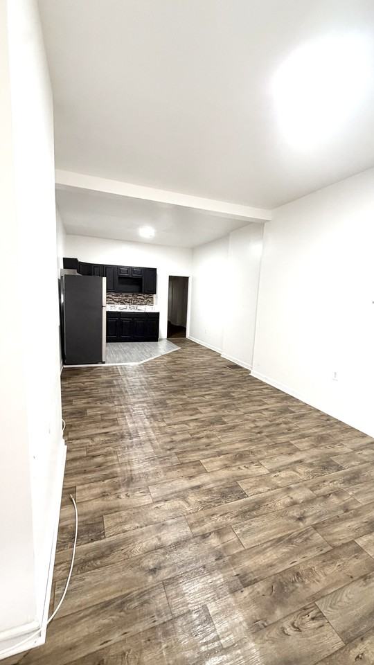 1628 Dyre St #1 - Photo 2 of 9