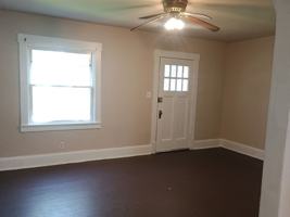 featured image of 2624 Oakwood Ave