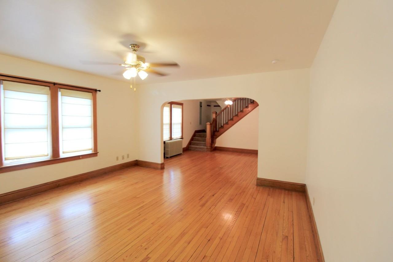 1121 Shenandoah St - Photo 3 of 27