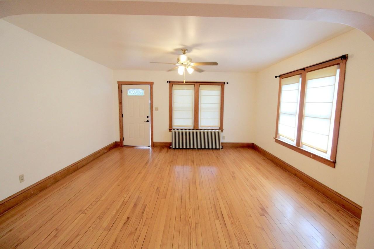 1121 Shenandoah St - Photo 5 of 27