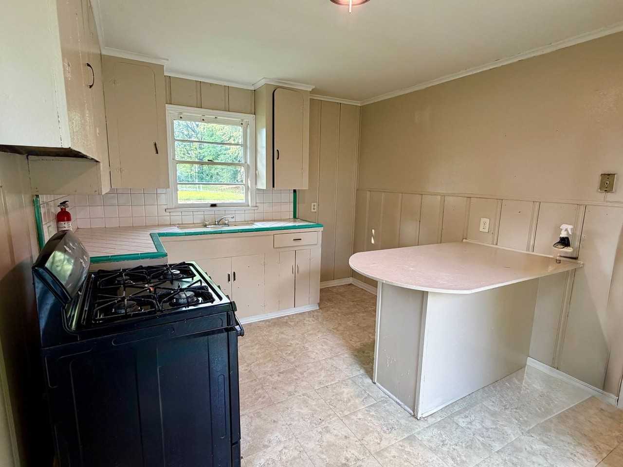 3551 W College St - Photo 2 of 4