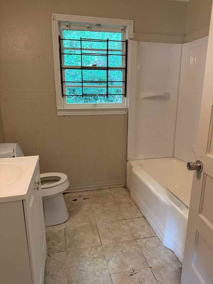 3551 W College St - Photo 4 of 4