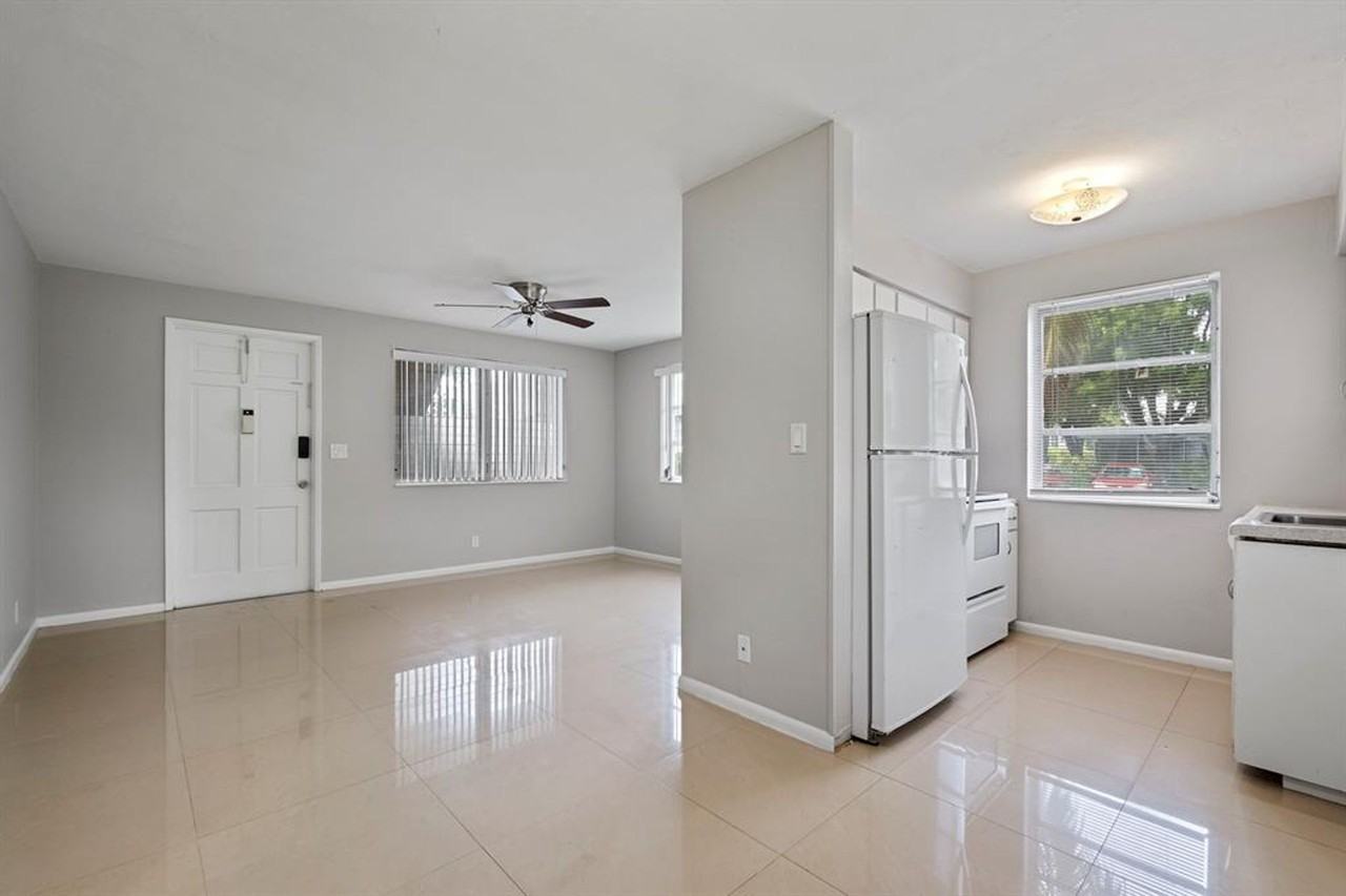 2130 NE 42 Ct Lighthouse Point, FL 33064 - Photo 4 of 7