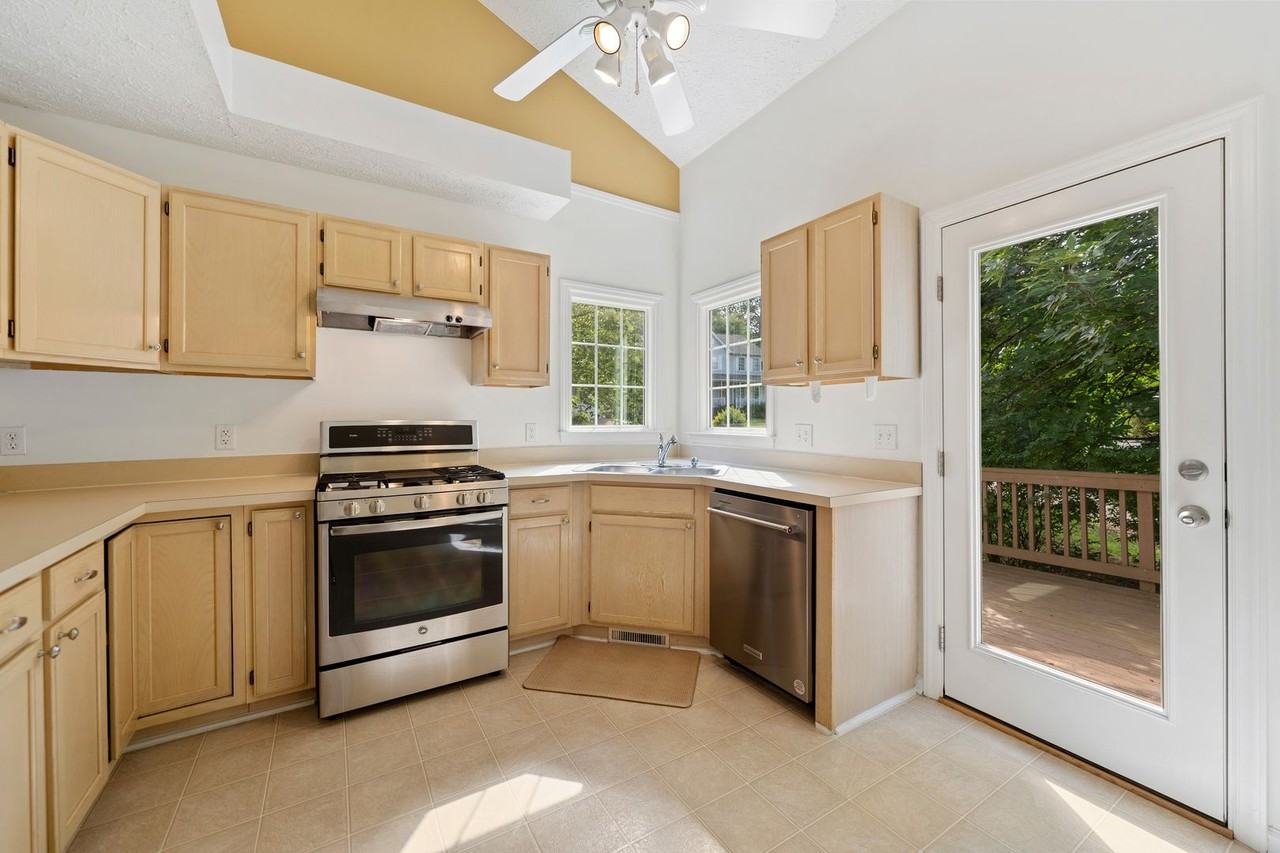 3 Arborfield Ln - Photo 6 of 20