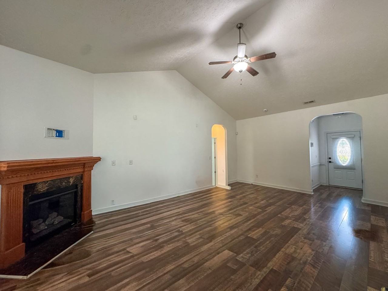 1016 Saint Johns Loop - Photo 6 of 22