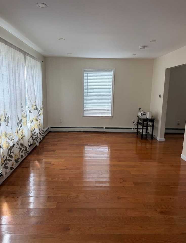 1502 Luzerne St - Photo 3 of 13