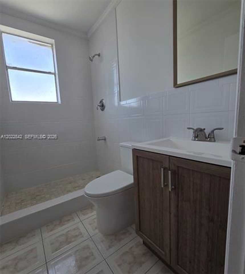 1104 W 44th St #87 - Photo 4 of 20