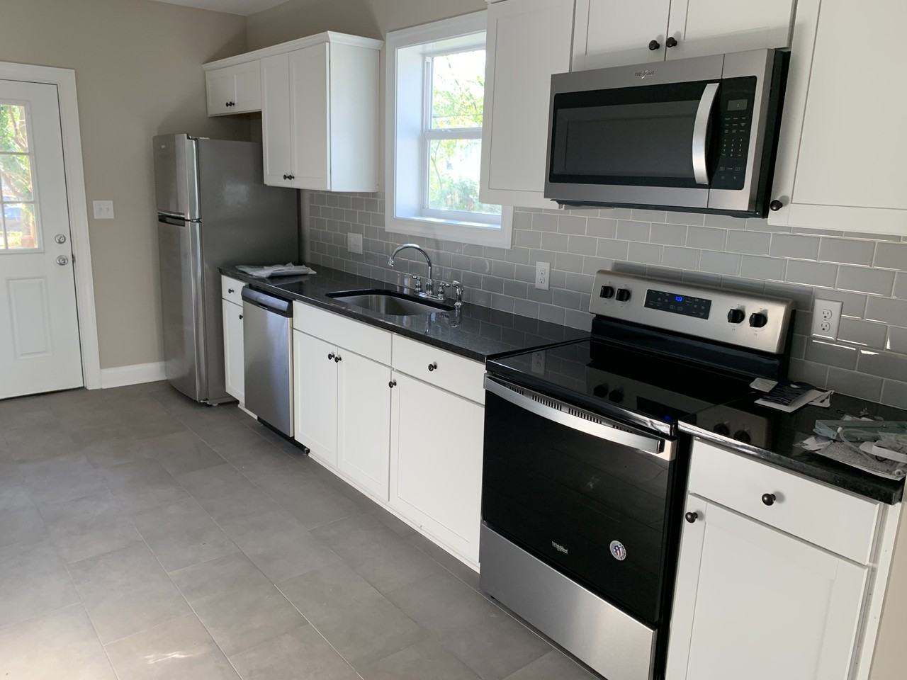 811 N 33rd St #A - Photo 5 of 6