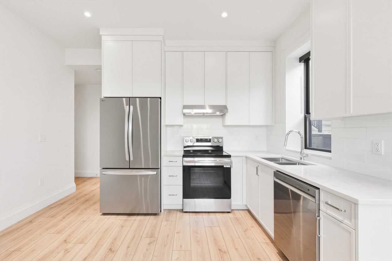 16547 28 Avenue - Photo 7 of 16