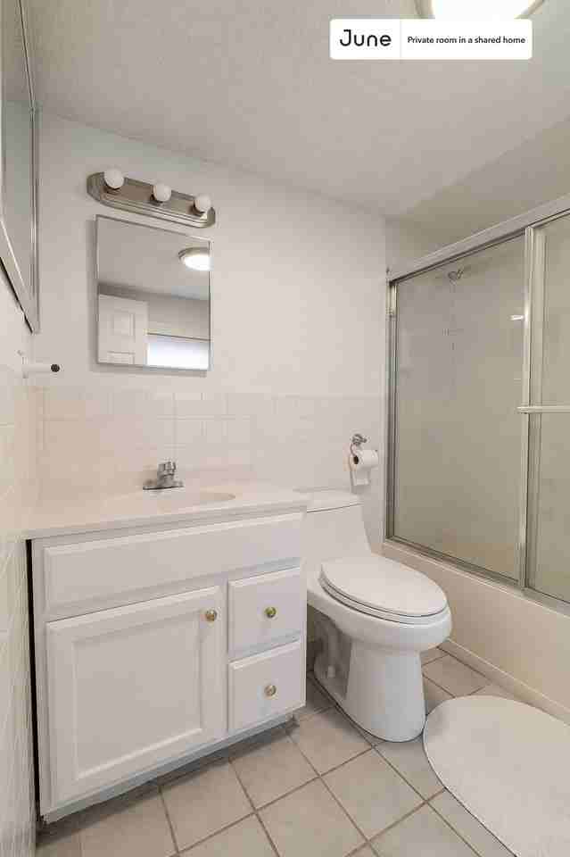 240 Silver St #E - Photo 6 of 8