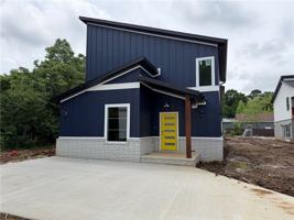 featured image of 916 N Sang Ave #B