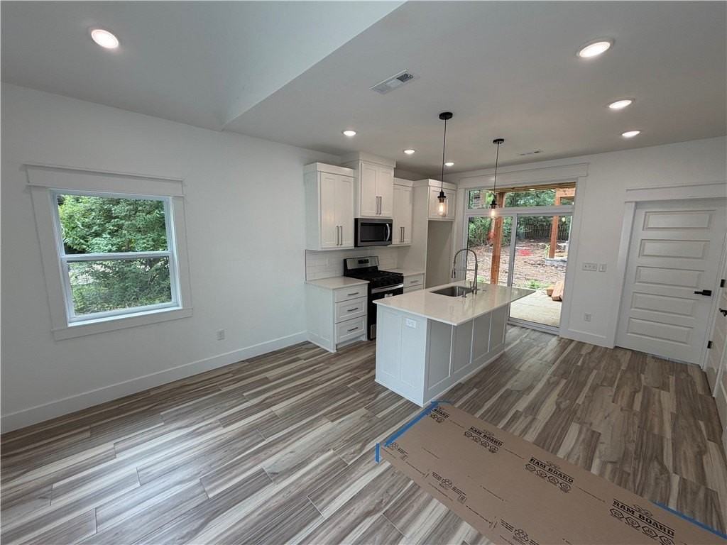 916 N Sang Ave - Photo 3 of 18
