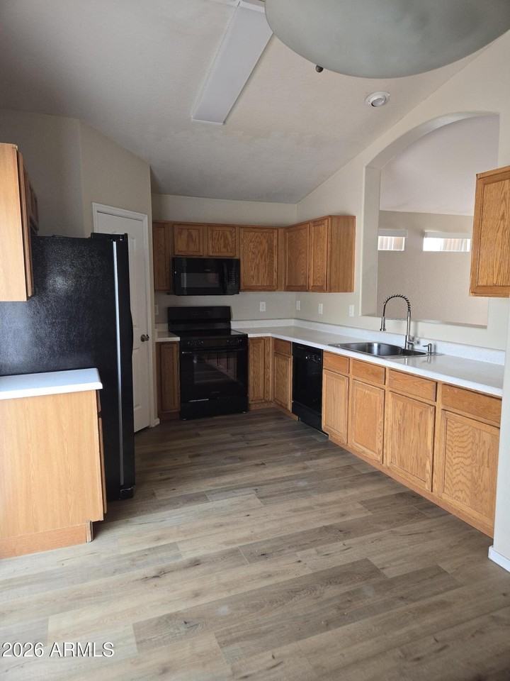 1410 S 107th Ln - Photo 2 of 13
