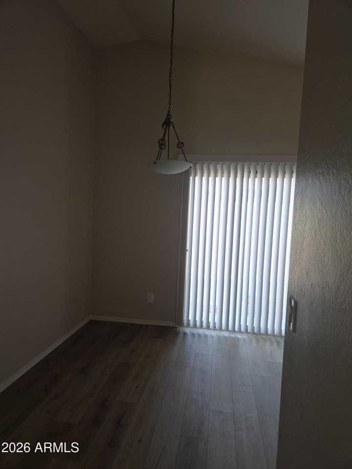 1410 S 107th Ln - Photo 6 of 13