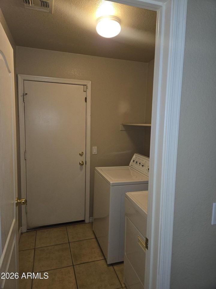 229 S 125th Ave - Photo 7 of 16