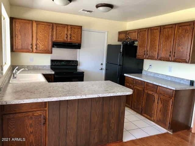 1455 W Mohawk Ln - Photo 5 of 17
