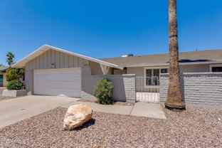 1206 E Greenway Dr - Photo 1 of 1