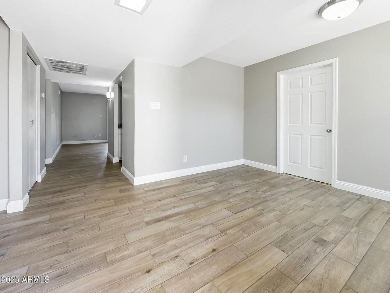 1206 E Greenway Dr - Photo 6 of 40
