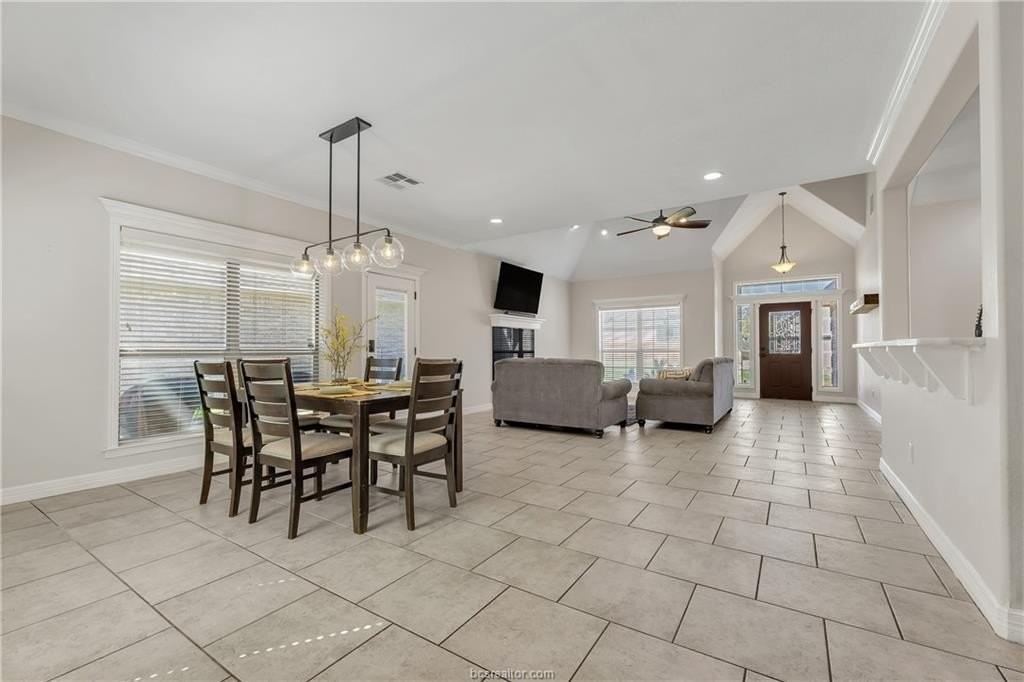 1742 Creekside Cir - Photo 7 of 33