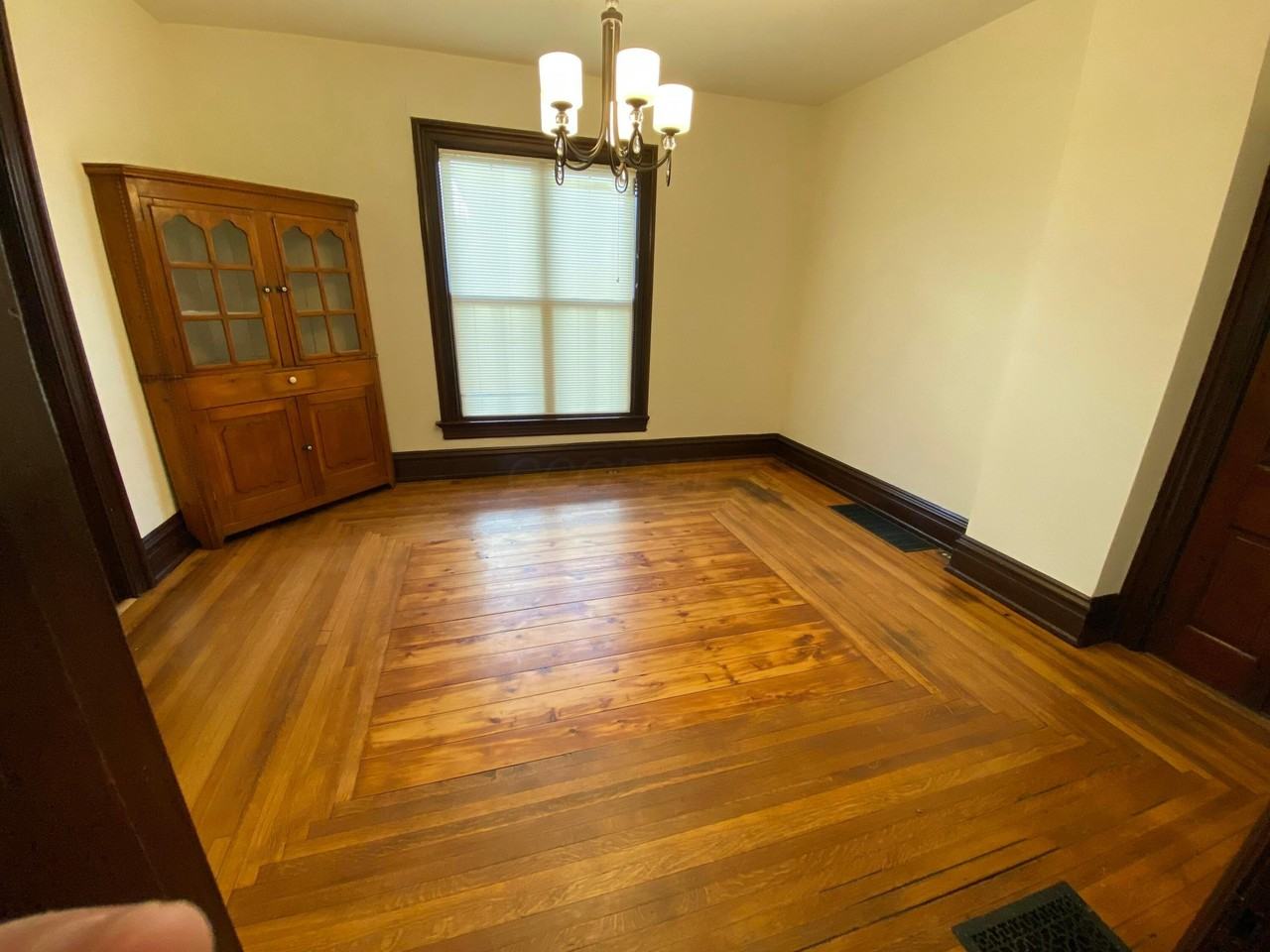 102 N Washington St - Photo 4 of 29