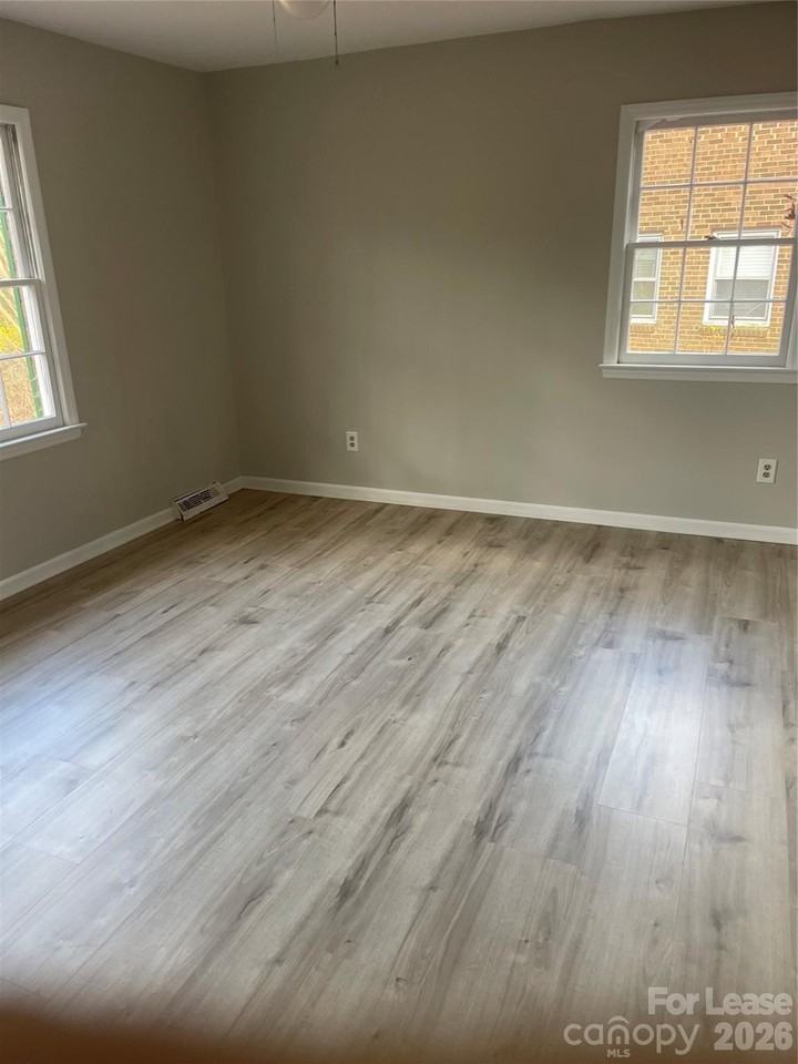 8110 Sidras Ct - Photo 5 of 7