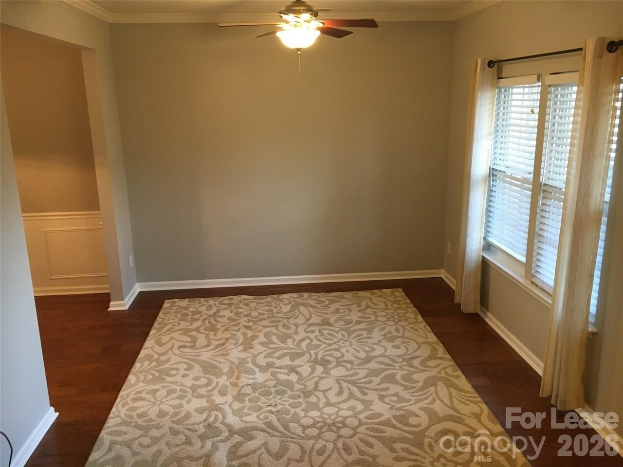 17819 Delmas Dr - Photo 5 of 10