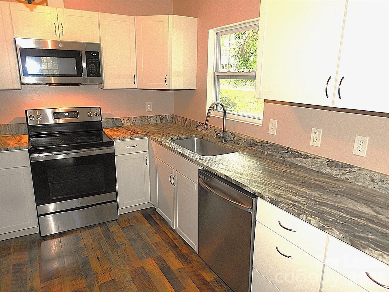 201 Merriman Rd - Photo 6 of 22