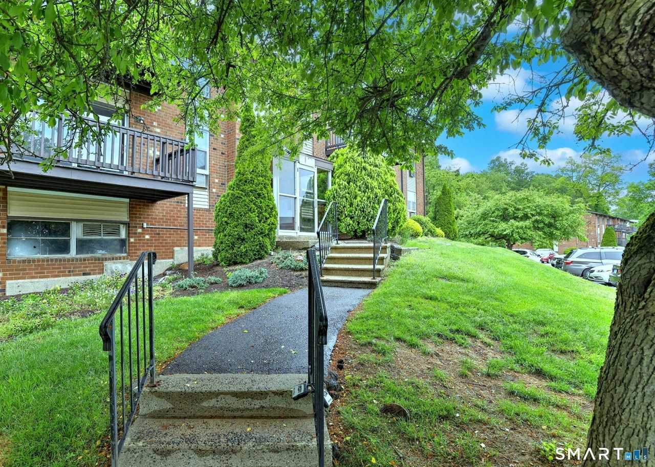 43 Balance Rock Rd #11 - Photo 6 of 40